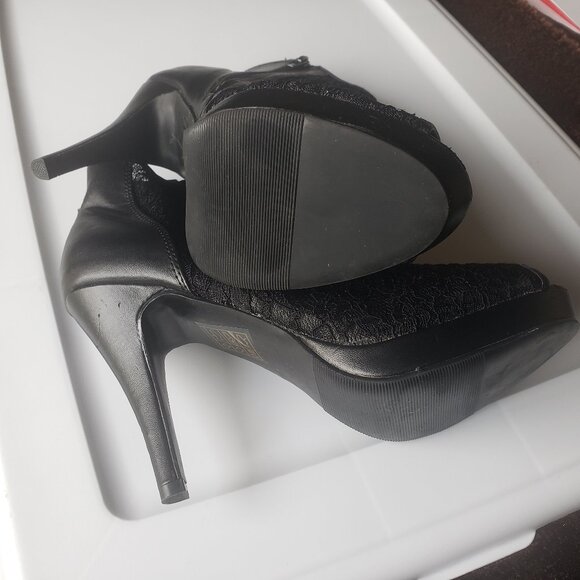 Attitude Woman's Zippered Stiletto Booties with Lace - Picture 2 of 5